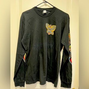 2BFree, Black Size L Top w Energized Butterfly Graphic 100% cotton